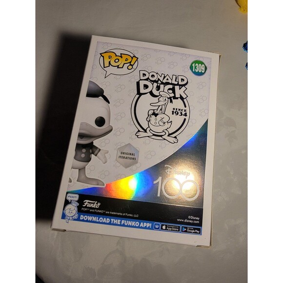 Disney 100 Donald Duck  Target Con 2023 Limited Exclusive# 1309 - Picture 4 of 6